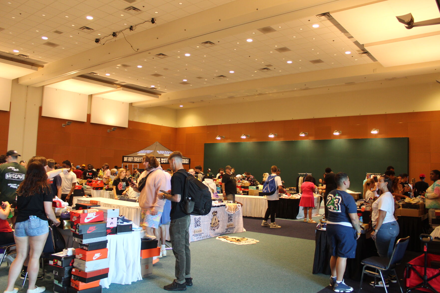 Jus Nice Sneaker Convention in Wildwood5461.JPG